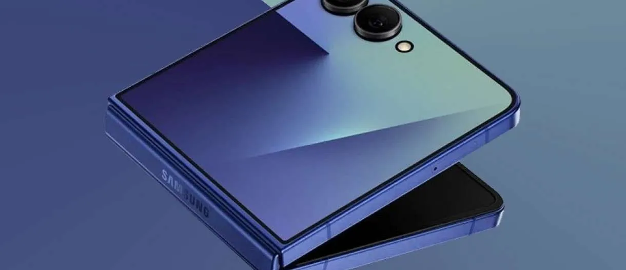 Samsung Galaxy Z Flip7 16 Samsung Galaxy Z Flip7 blue